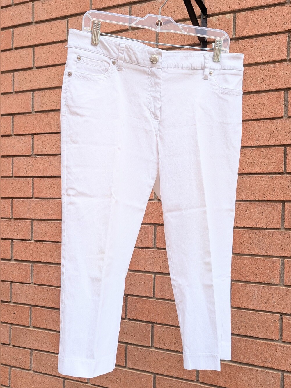 Zac & Rachel Women's (12) White Cropped Capris Jeans w/ Silver Accents